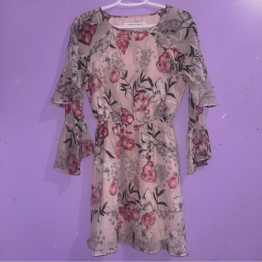 Cupcakes & Cashmere Blush Pink Floral Sheer Bell-Sleeve Flowy Dress